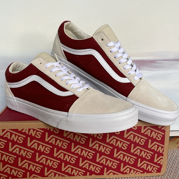 Vans Men’s Old Skool
Canvas/Suede Fired Brick
VN0007NTZHG
Sneakers - Picture 4 of 16